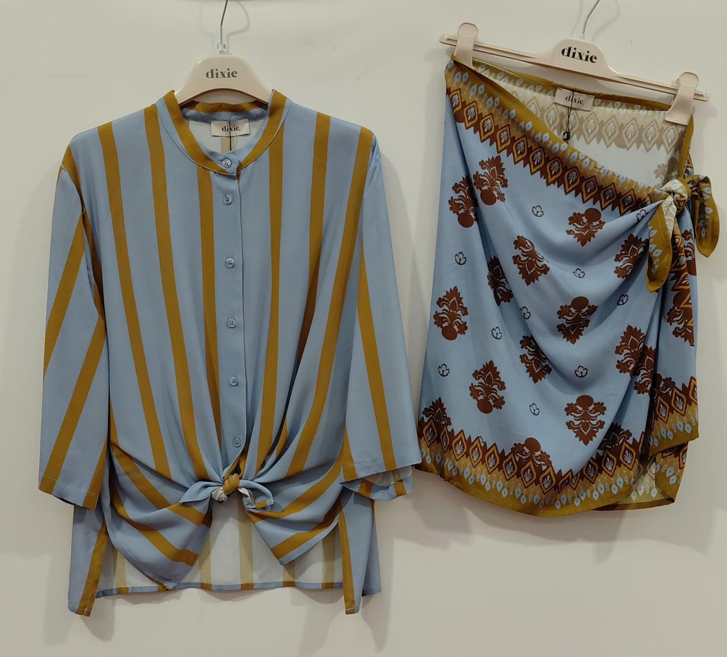 Camicia coreana rigata olio e polvere