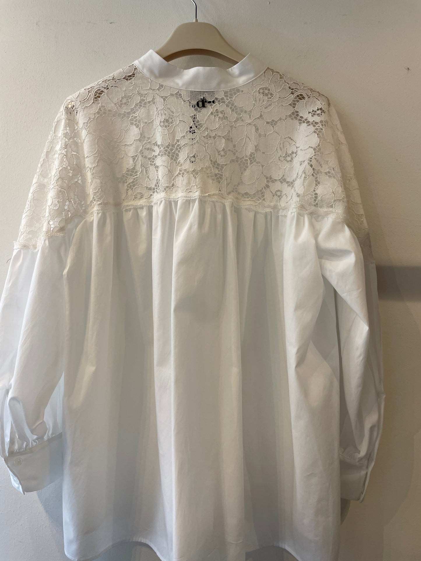 Camicia con pizzo