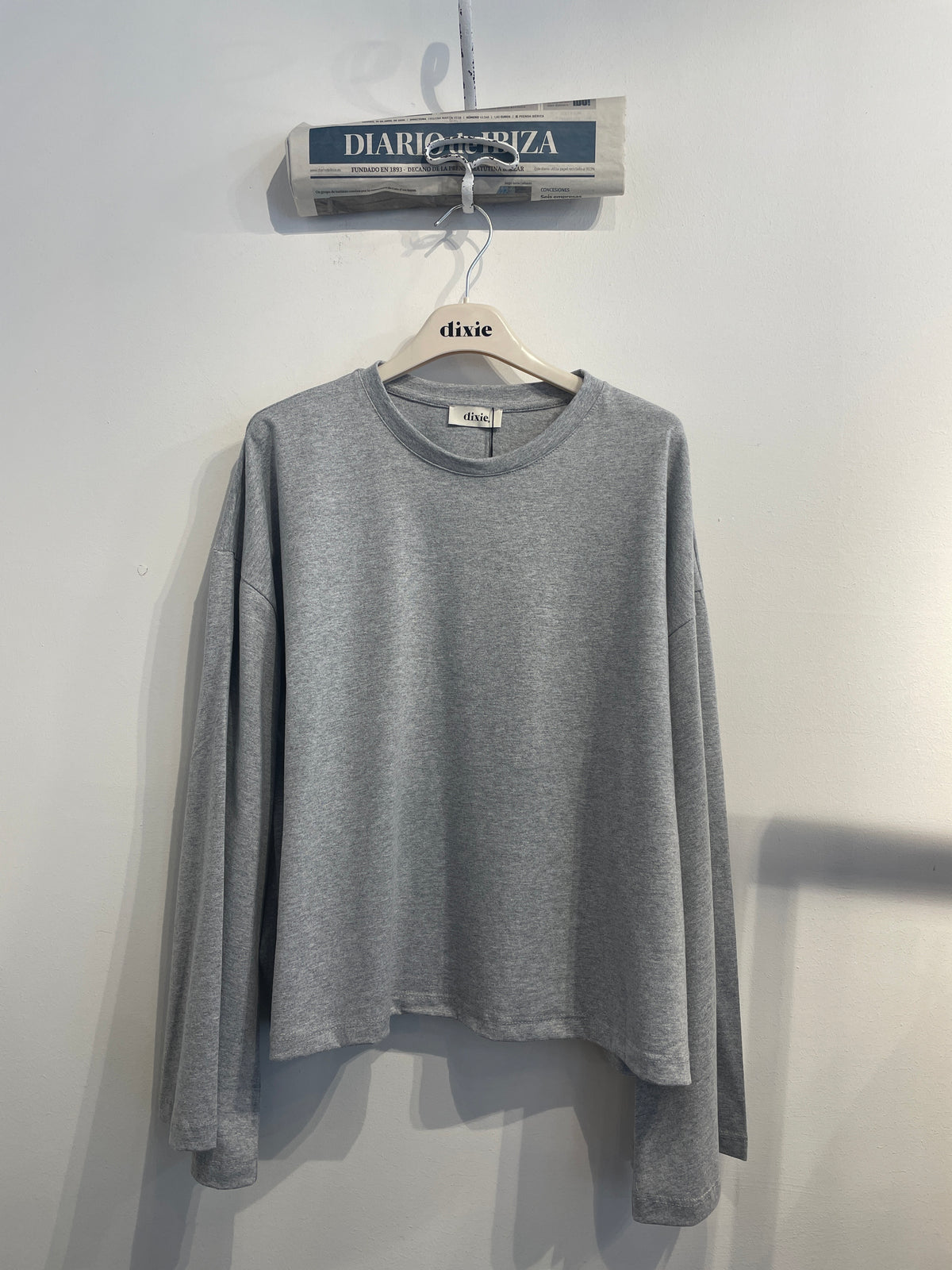 Top a maniche lunghe ampie con scollo tondo