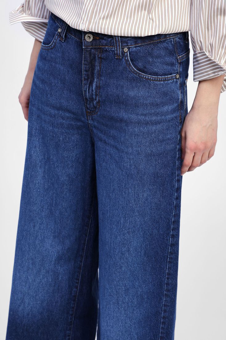 Jeans a gamba larga e vita alta