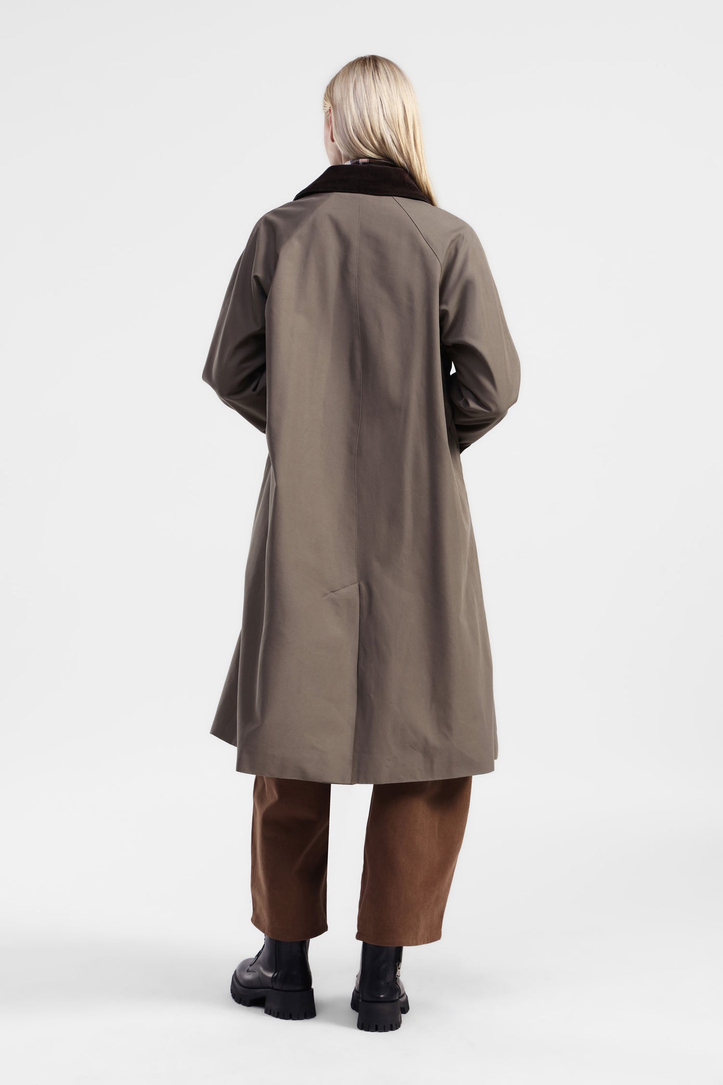 Cappotto lungo con tasche ampie