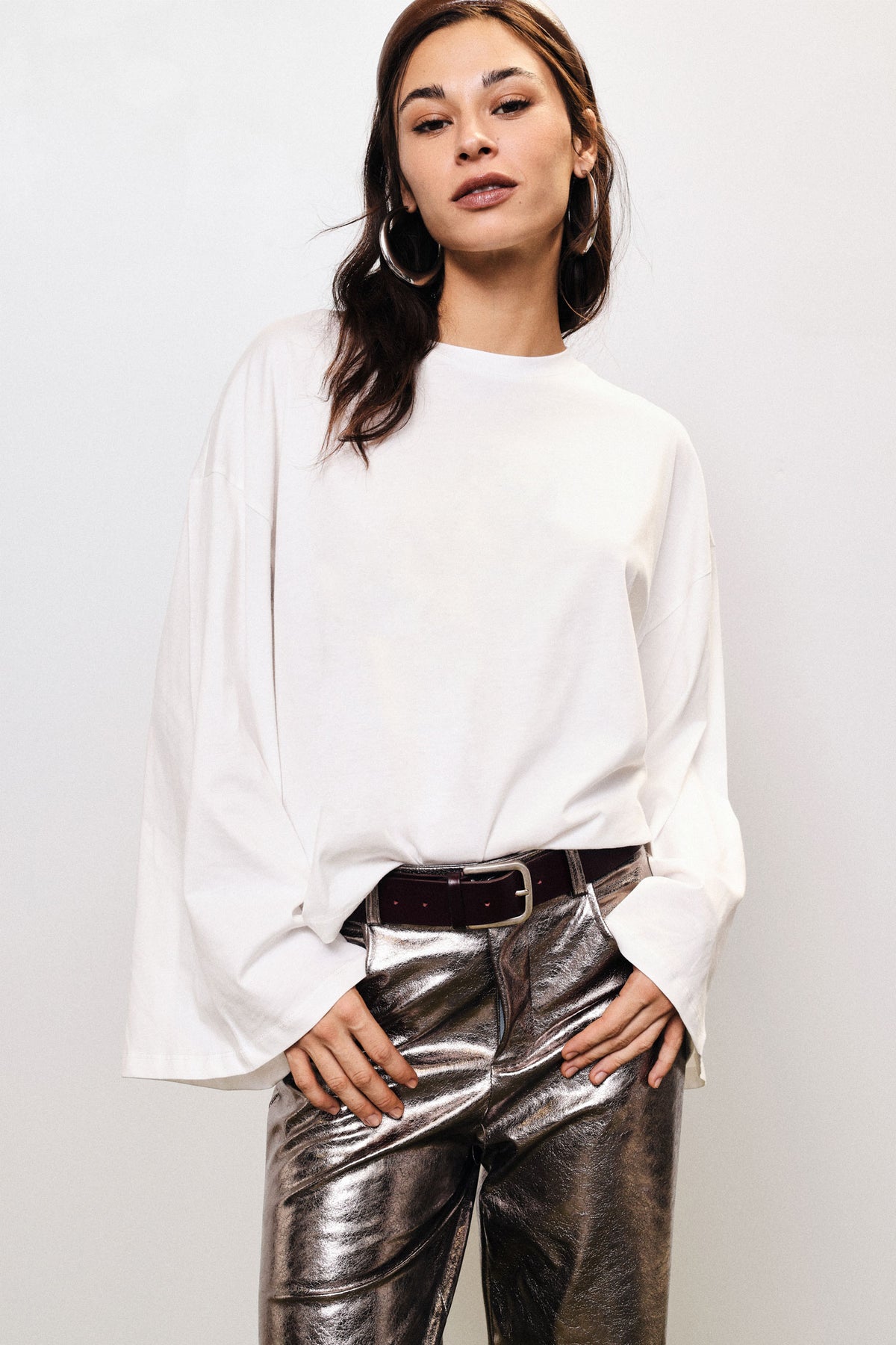 Top a maniche lunghe ampie con scollo tondo