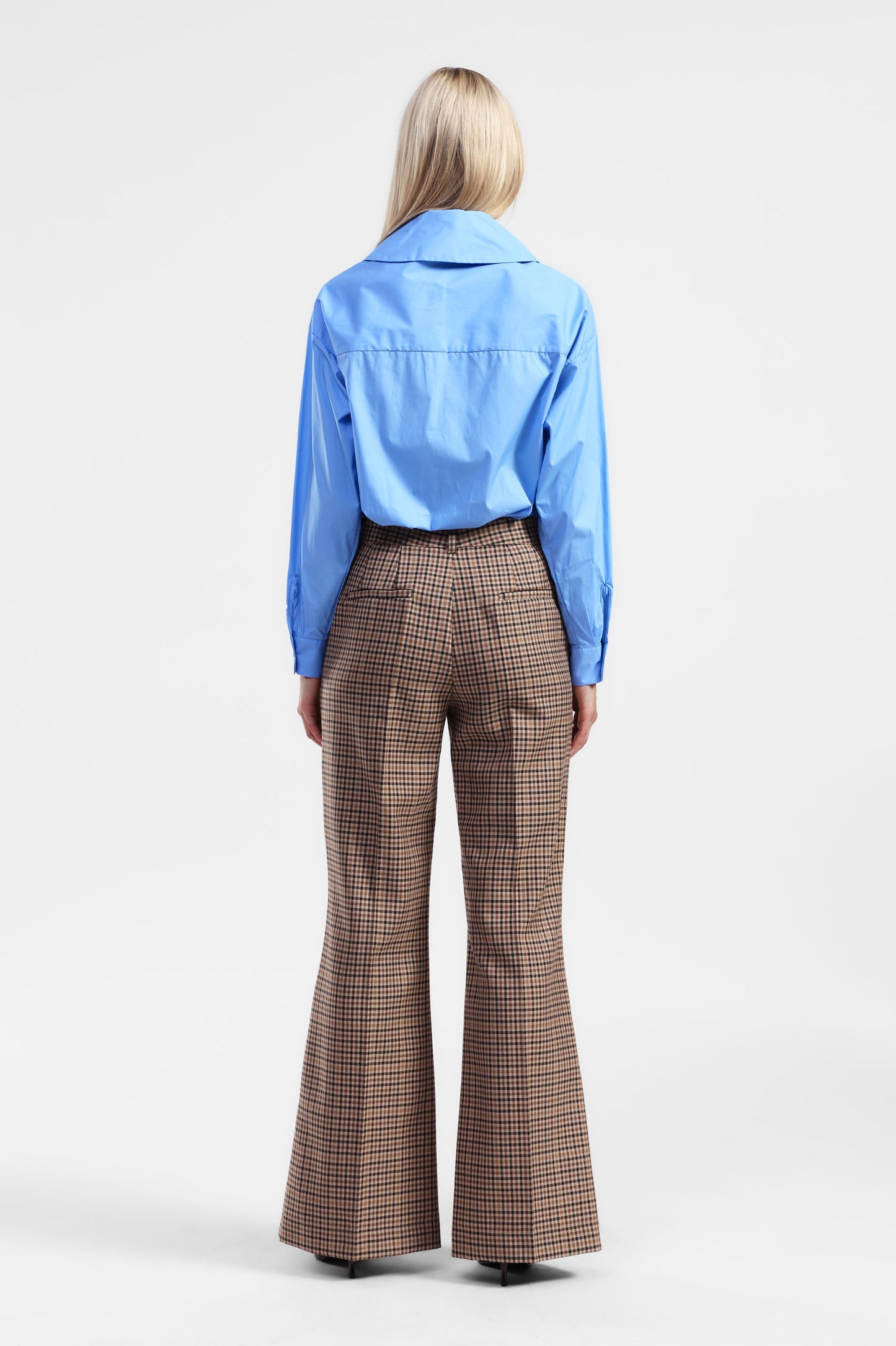 Pantaloni svasati a quadri