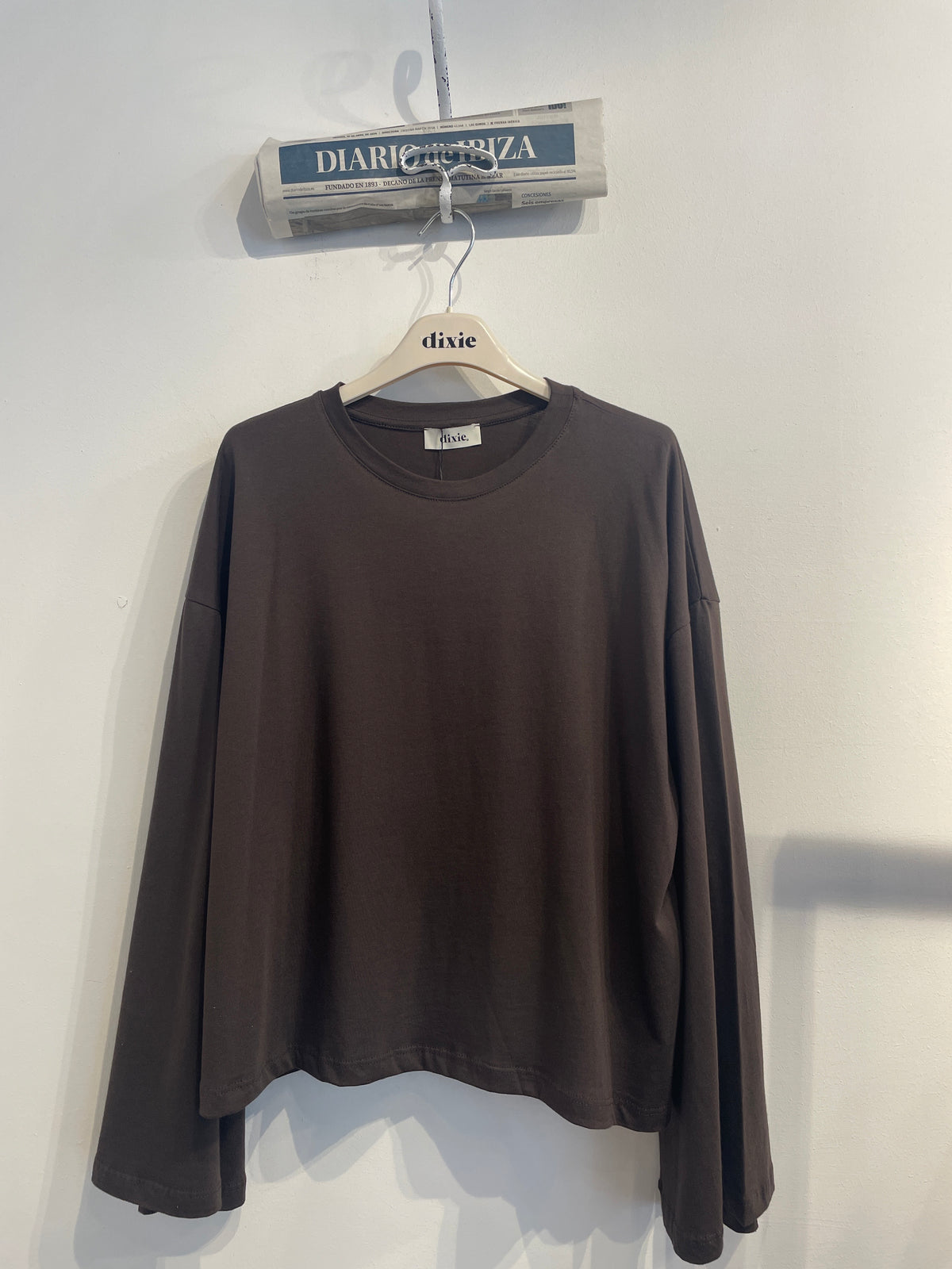 Top a maniche lunghe ampie con scollo tondo