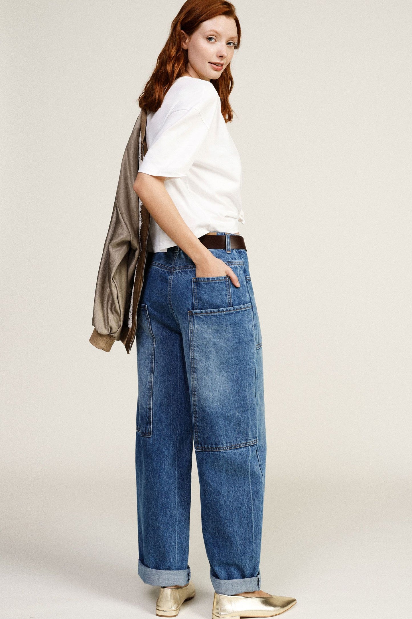 Jeans balloon fit con tasche frontali e risvolto