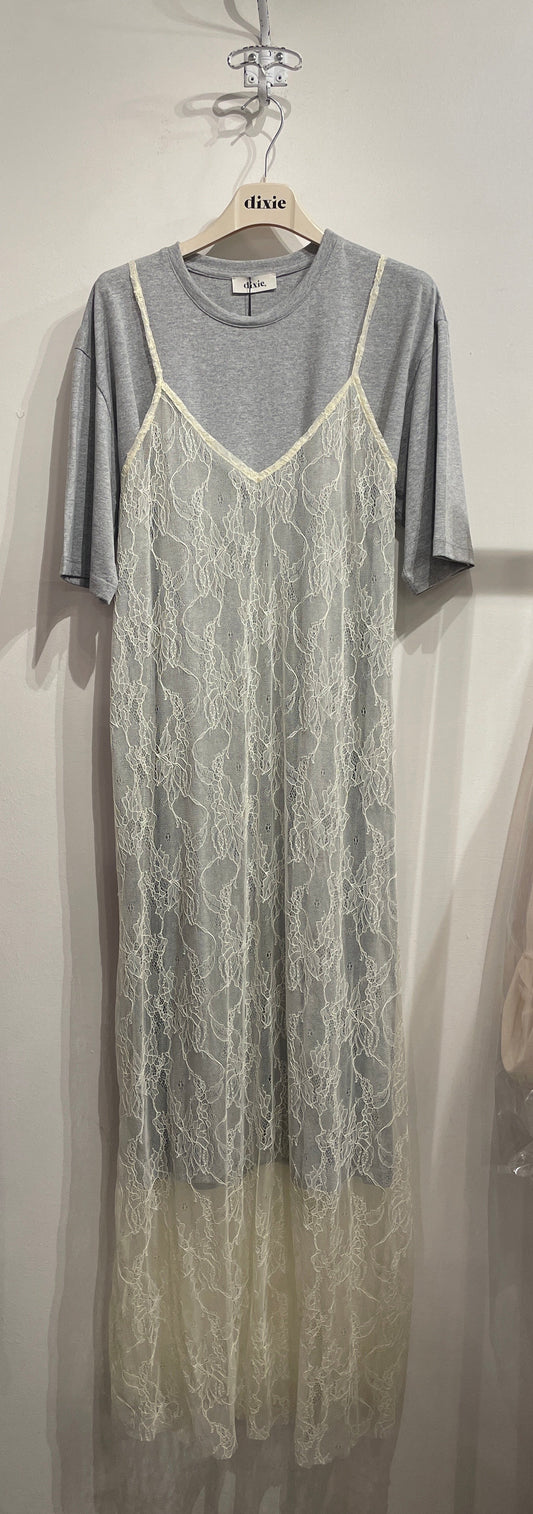 Abito lungo in pizzo sovrapposto con spalline