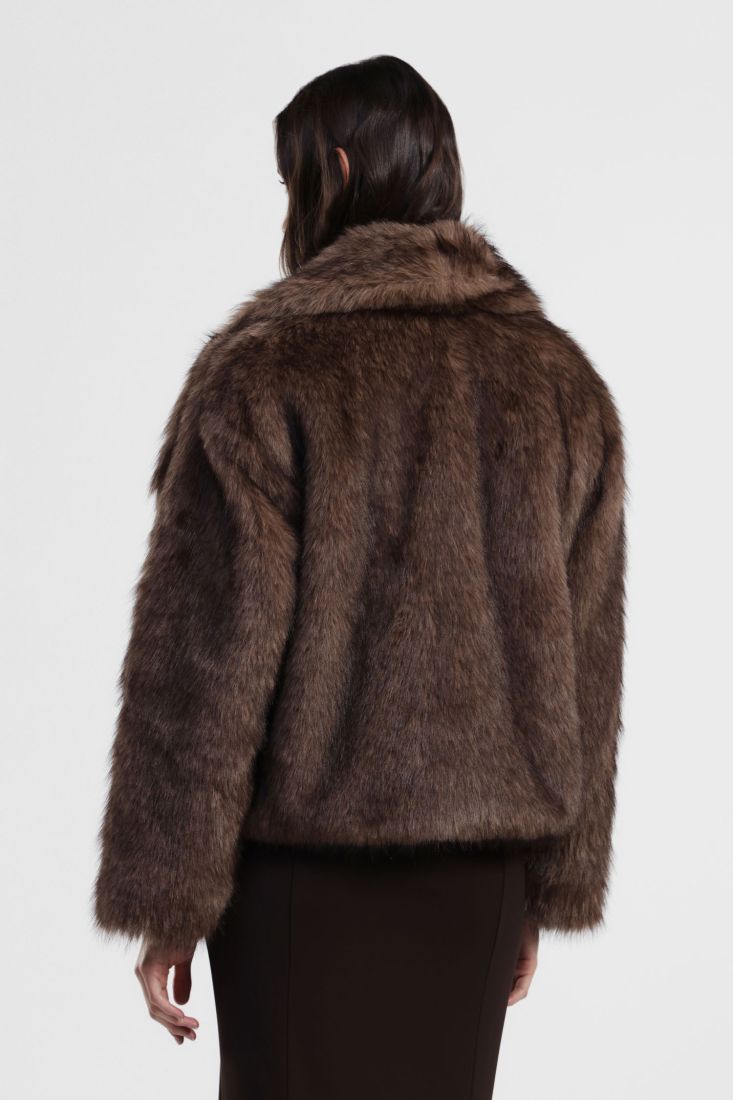 ECO-FUR CORTA CON MAXI REVERS
