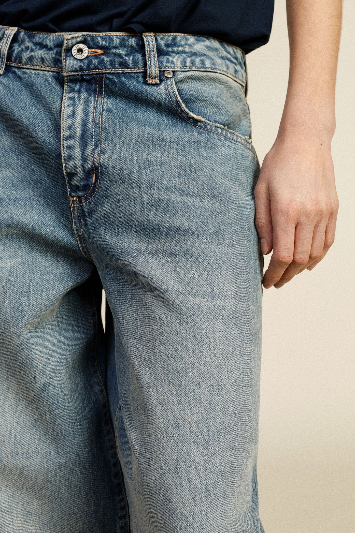 Jeans a gamba ampia vita alta con cinque tasche