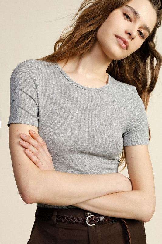 T-shirt a costine girocollo maniche corte
