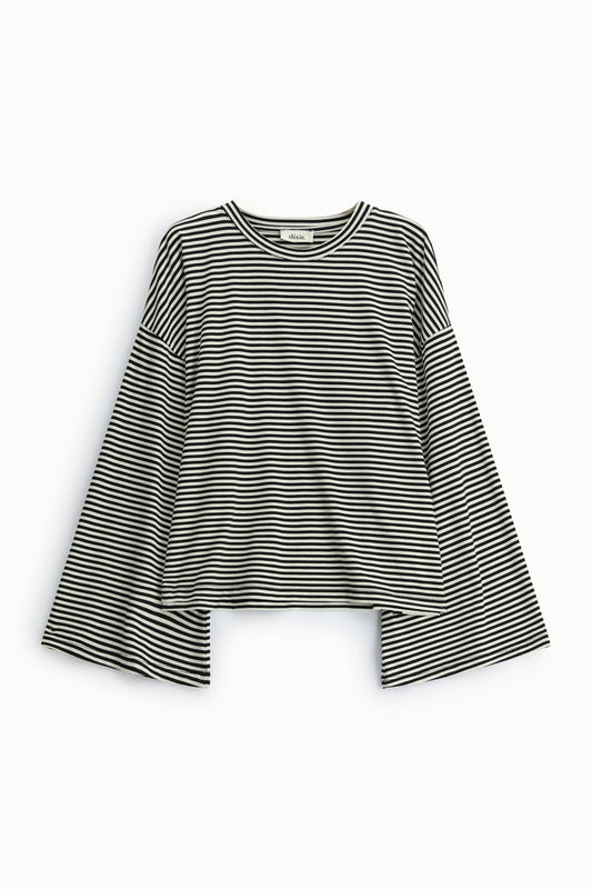T-shirt a righe maniche ampie