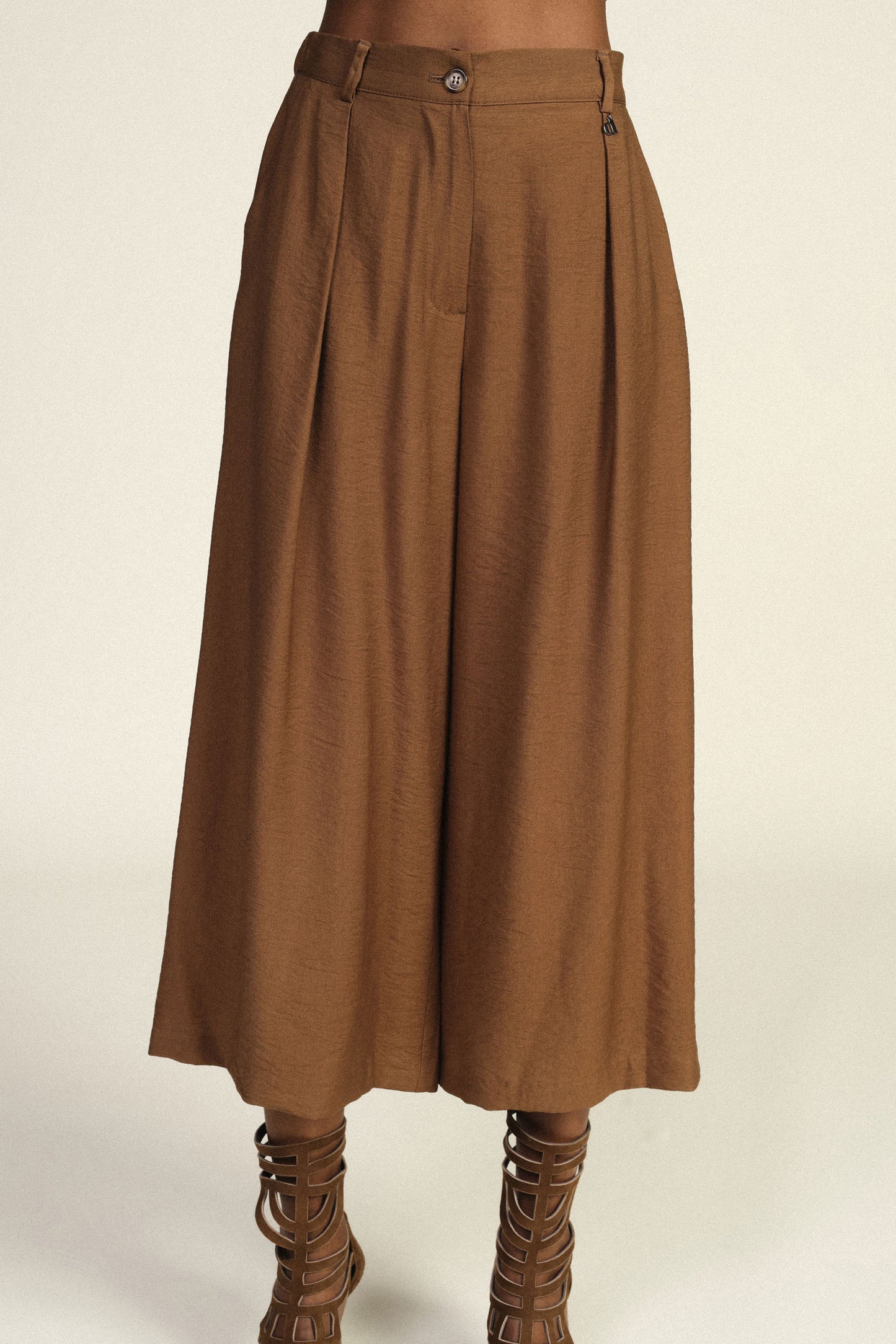 Pantaloni palazzo cropped con pinces e tasche