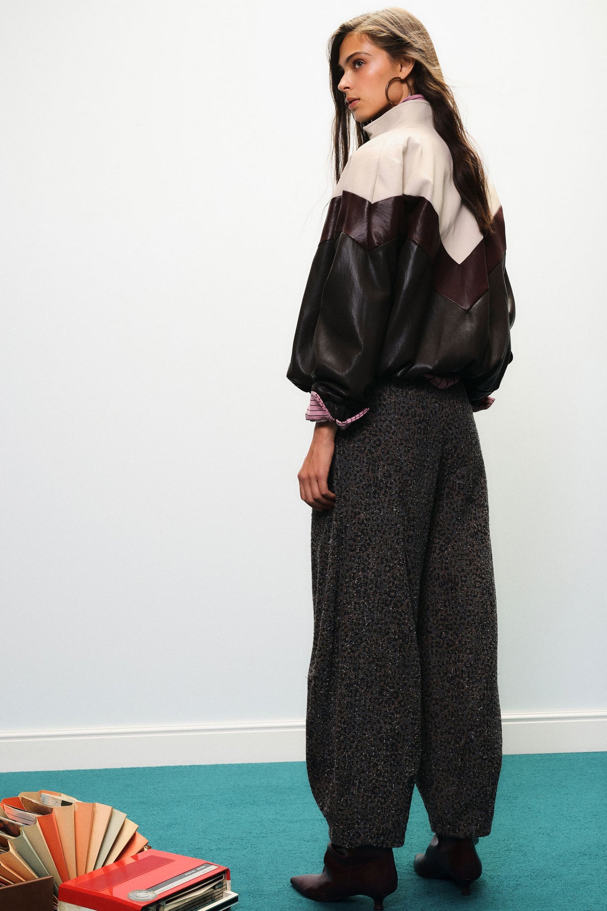 Pantaloni palazzo stampati con fondo elasticizzato